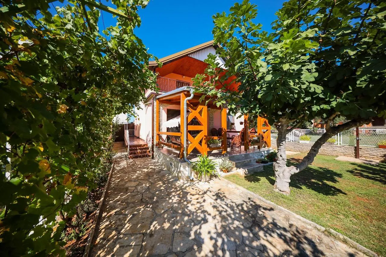 Apartment Ruza Sukosan 0*,  Croatia